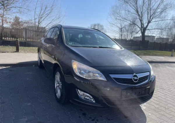 opel Opel Astra cena 18900 przebieg: 168000, rok produkcji 2012 z Białystok